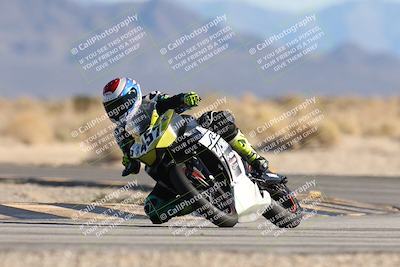 media/Dec-07-2025-CVMA (Sun) [[3e7d2de5dc]]/Race 9-Formula UL Shootout/